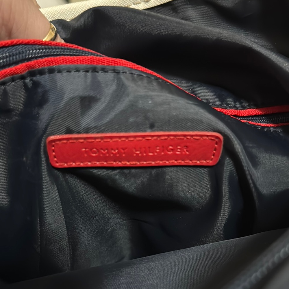 Tommy Hilfiger Black and Cream Tote Bag - Picture 10 of 17